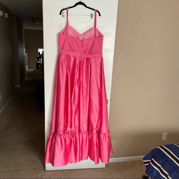 Plus Size Pink Gown/Prom Dress - Picture 7 of 10